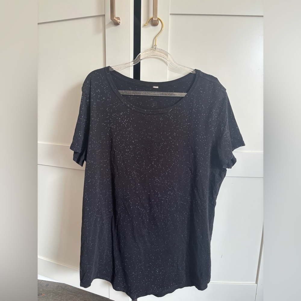 Lululemon Women's Black Speckled Top Short Sleeve Size Large Athletic Run
